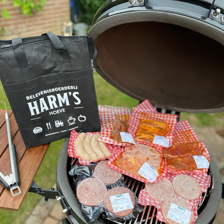 bbq vlees en tas vierkant