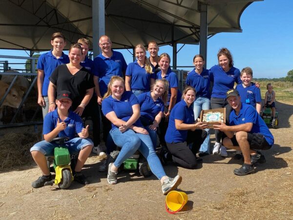 medewerkers blauwe polos